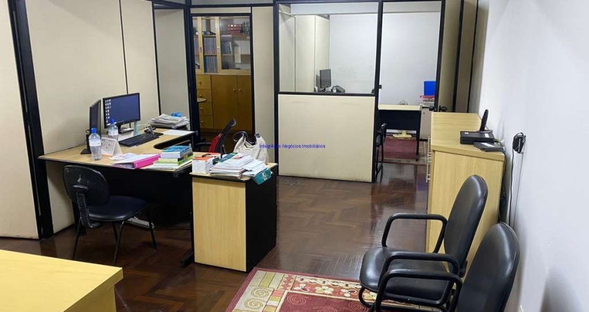 Conjunto Comercial 85m²e 01 banheiro.  Condomínio com recepção e segurança.  Excelente localização, á 2 minutos andando para a Estação do Metrô Japão;