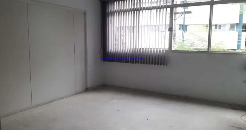 Edificio Comercial, tem portaria, tem hidrante para combate á incêndio, detector de fumaça dentro do conjunto e elevador.  Localização privilegiada,