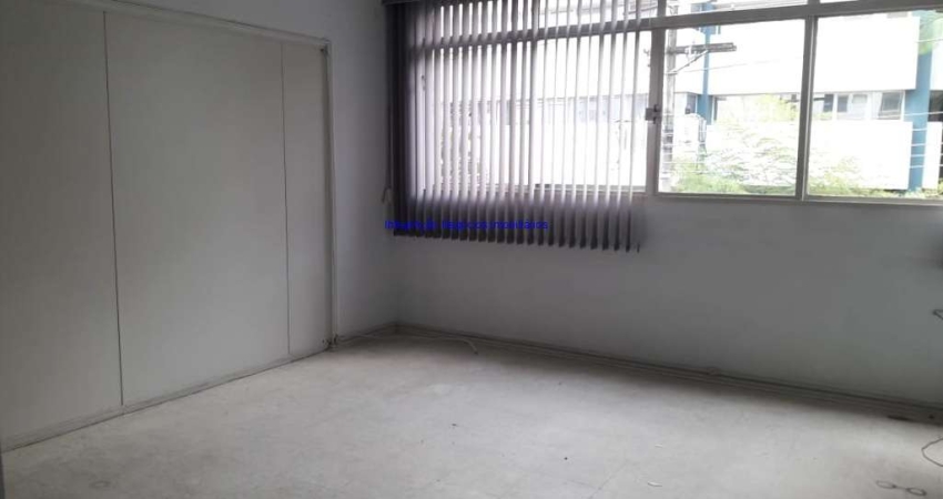 Edificio Comercial, tem portaria, tem hidrante para combate á incêndio, detector de fumaça dentro do conjunto e elevador.  Localização privilegiada,