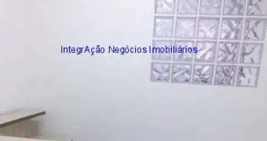 Condomínio com portaria e segurança, Dias de semana das 07 às 20 hs  e Sábados das 08 às 13 hs .  Ótima localização, próximo ao metrô República.