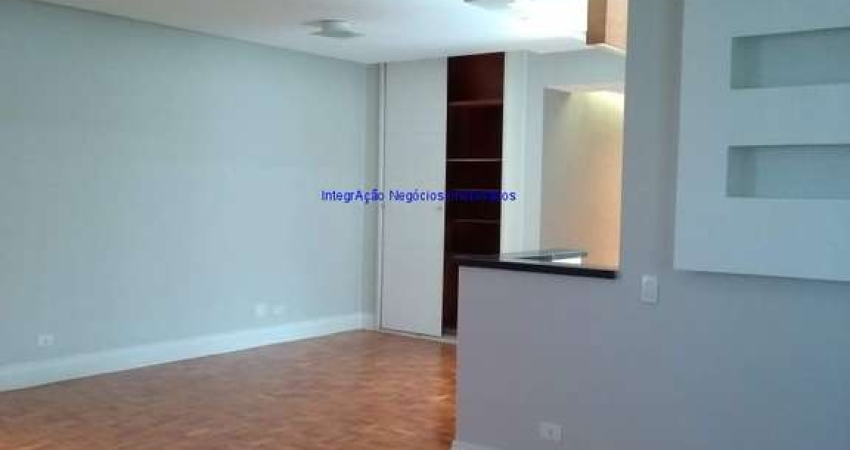 Apartamento 180m²,  3 Dormitórios, sendo 2 suítes com armários, cozinha ampla , com armários, fogão embutido em forma de ilha com exaustor e coifa;