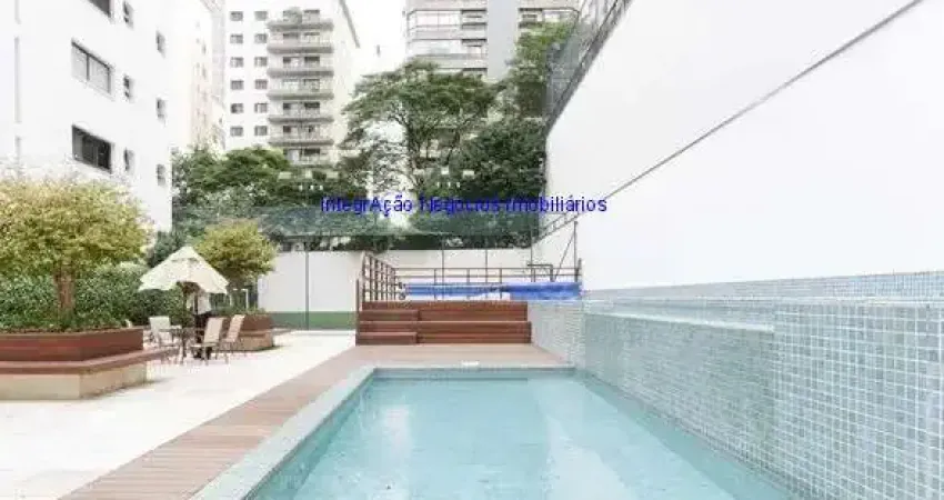 Apartamento 468m², 04 dormitórios ( sendo suítes). 05 banheiros, 04 vagas de garagem.  Condomínio com portaria, segurança