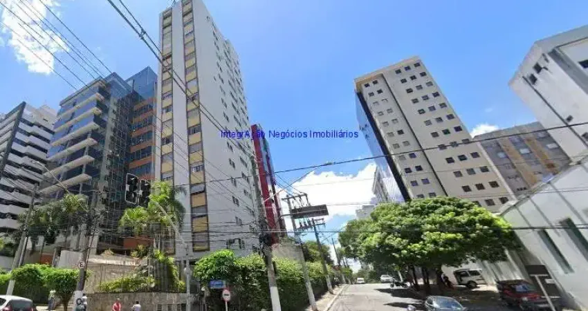 Apartamento 74m², 02 dormitórios e 02 banheiros.  Condomínio com recepção e segurança.  Excelente localização