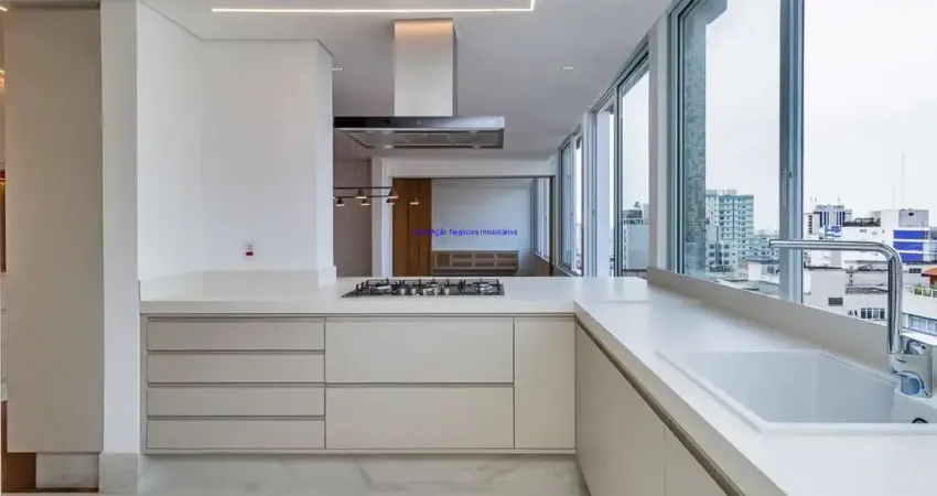 Apartamento 289,60m², 03 dormitórios (sendo 02 suítes), 03 banheiros  e 02 vagas de garagem.  Condomínio com Segurança e Portaria.  Excelente