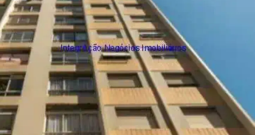 Apartamento 160m², 03 dormitórios, 02 banheiros e 01 vaga na garagem.  Condomínio com portaria, segurança 24hrs, piscina e salão de festa.  Excelente