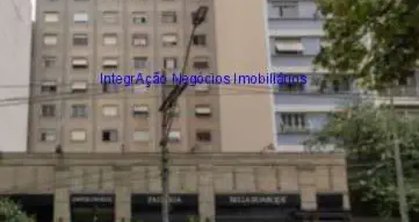 Apartamento 43m², 01 dormitório e 01 banheiro.  Condomínio com portaria e segurança.  Excelente localização á 8 minutos andando para a estação
