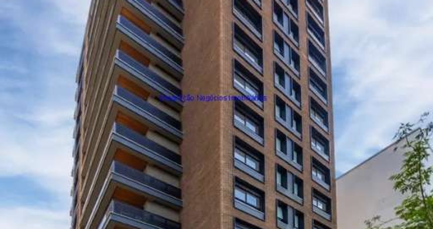 Apartamento 222m², 03 dormitórios (sendo  suítes), 04 banheiros e 02 vagas de garagem; (Fotos Ilustrativas).  Condomínio com portaria, segurança