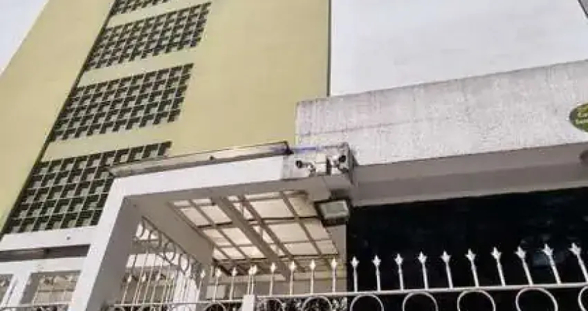 Apartamento 108,30m², 03 dormitórios (sendo 01 suíte), 02 banheiros e 01 vaga na garagem.  Condomínio com portaria 24hrs.  Excelente localização