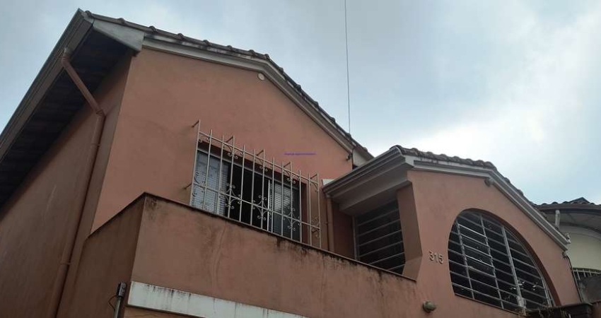 Casa Comercial 166m² , com 4 salas, 2 banheiros e 2 vagas de garagem.  Excelente localização, à 8 minutos andando para a Estação Jardim São Paulo