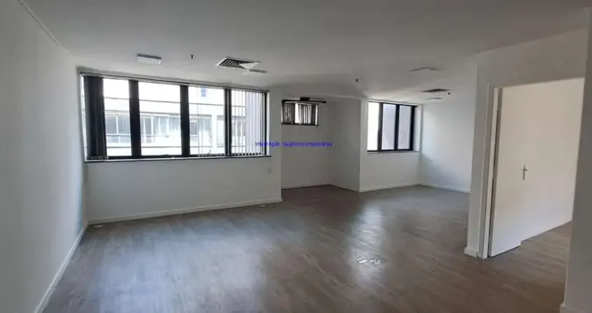 Conjunto Comercial 79m², 01 Copa, 02 banheiros e 02 vagas na garagem.  Condomínio com recepção e segurança.  Excelente localização
