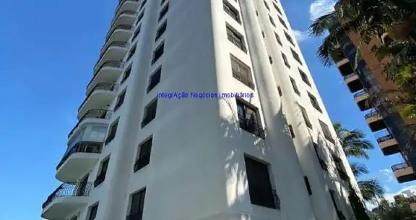 Apartamento 340m², 04 dormitórios (sendo 02 Suítes), 05 banheiros, 05 vagas de garagem e 02 quartos na área de serviço.  Condomínio com portaria
