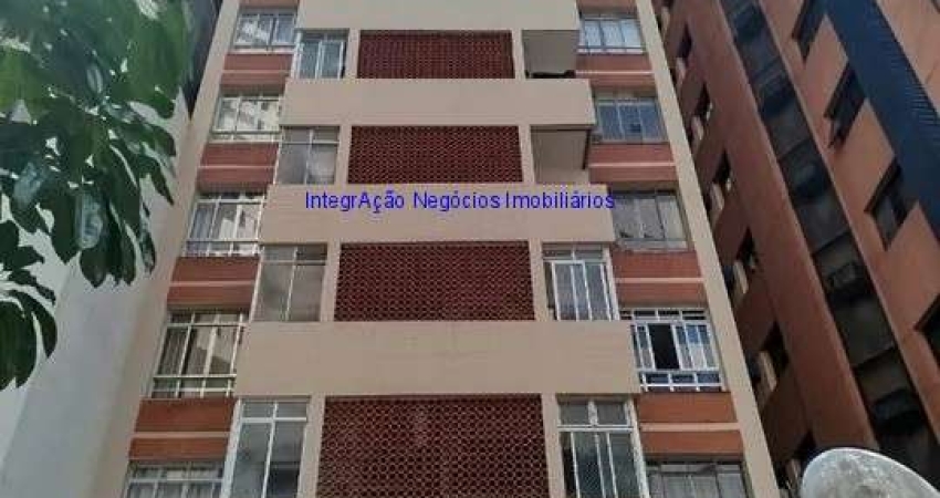 Apartamento 50m², 01 dormitório, 01 banheiro e 01 vaga na garagem.    Condomínio com portaria  e segurança.  Excelente localização
