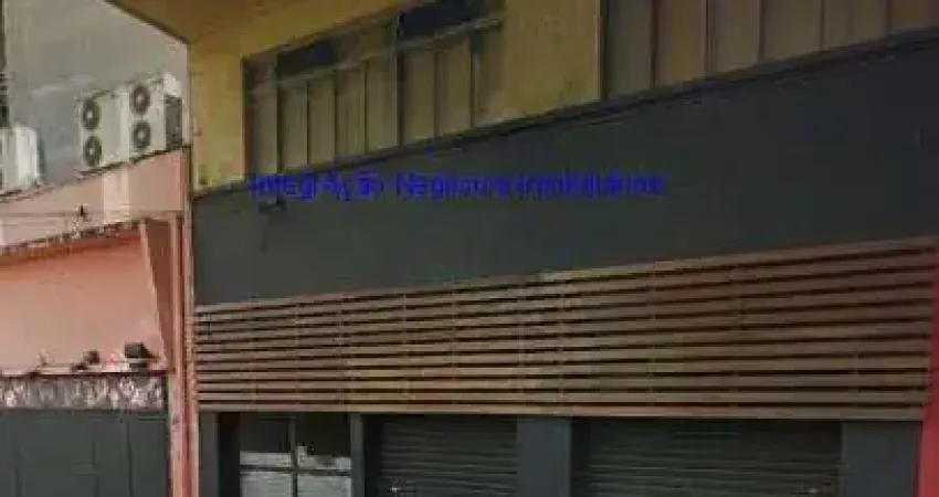 Loja 255m² e 06 banheiros.    Excelente localização á 6 minutos andando para a estação do metrô  Republica; Entre a Avenida São João