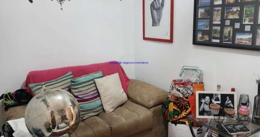 Apartamento Studio 31m², 01 dormitório e 01 banheiro.  Condomínio com portaria e segurança.  Excelente localização á 6 minutos andando para a estação