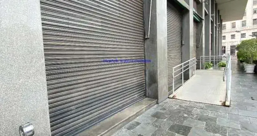 Loja 534m² e 02 banheiros.  Excelente localização á 8 minutos andando para a estação do metrô Anhangabaú;  Entre as Ruas da Quitanda, São bento