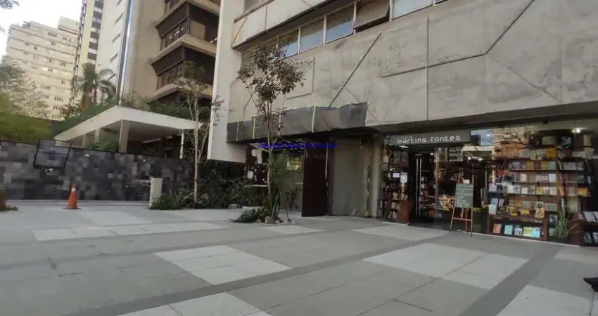 Conjunto comercial 222,16m², 02 banheiros e 02 vagas de garagem.  Condomínio com portaria e segurança.   Excelente localização