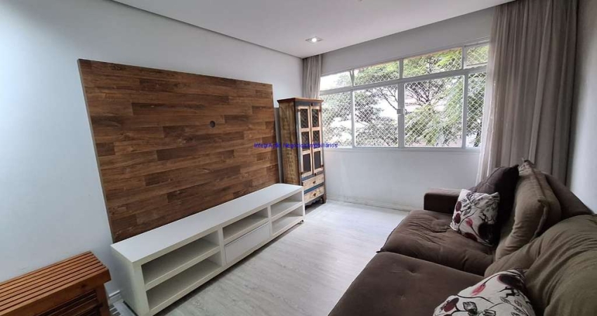 Apartamento MOBILIADO 95m², 02 dormitórios, 02 banheiros e 01 vaga na garagem.  Condomínio com portaria e segurança.  Excelente localização