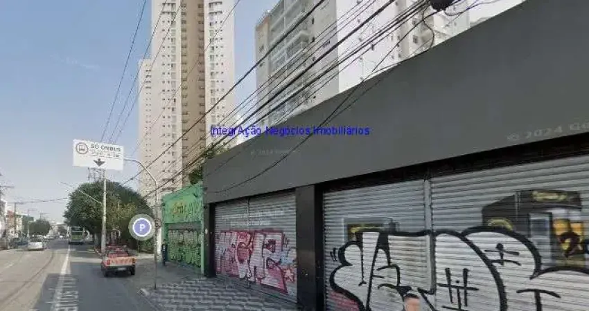 Loja 620m² e 02 banheiros  Excelente localização, entre as Ruas Joaquim Ferreira, Guaicurus e Avenida Santa Marina.  Todas as informações aqui anuncia