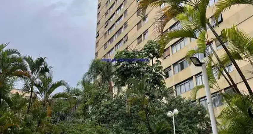 Apartamento 98m², 02 dormitórios, 01 escritório, 02 banheiros e 02 vagas de garagem.  Condomínio com portaria e segurança.  Excelente localização