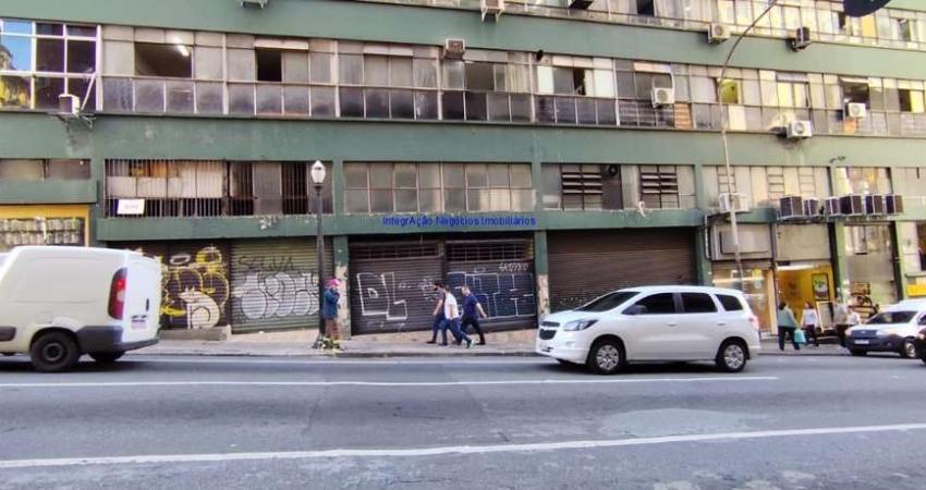 Loja 110m² e 01 banheiro.  Excelente localização á 3 minutos andando para a estação do metrô Sé; Entre as Ruas Roberto Simonsen e Doutor Bitencourt