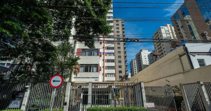 Apartamento 45m², 01 dormitório, 02 banheiros e 01 vaga na garagem.   Condomínio com portaria e segurança.   Excelente localização