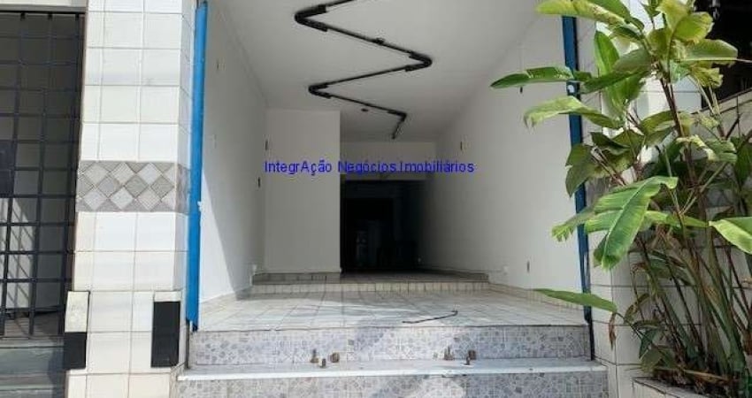 Sobrado Comercial 220m²,  08 salas, 02 banheiros e 02 bagas de garegem.   Excelente localização entre as Alamedas dos Guaiós, dos Ubiatans e Rua Nereu