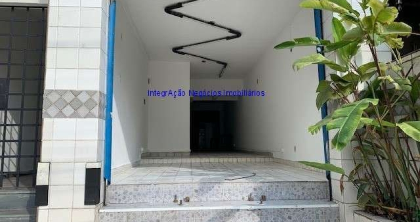 Sobrado Comercial 220m²,  08 salas, 02 banheiros e 02 bagas de garegem.   Excelente localização entre as Alamedas dos Guaiós, dos Ubiatans e Rua Nereu