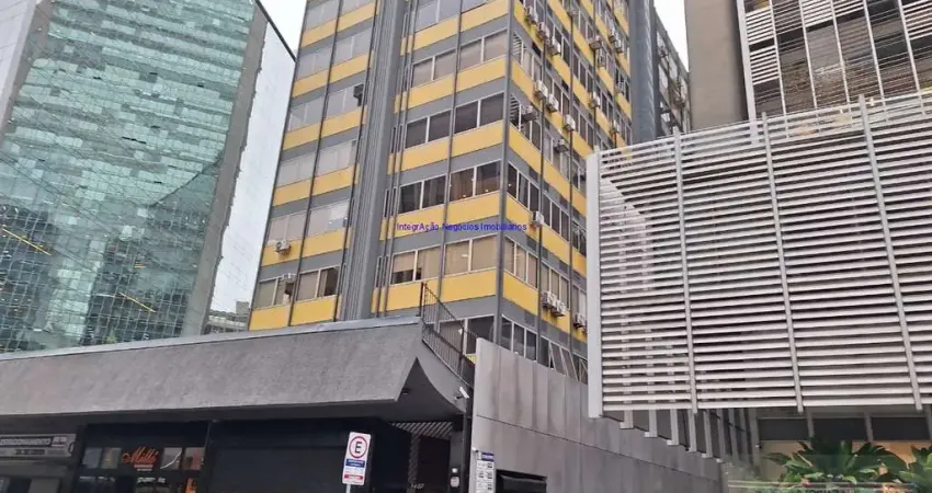 Condomínio com recepção.  Excelente localização á 3 minutos andando para a estação do metrô Consolação; Entre as Ruas São Carlos do Pinhal, Augusta,