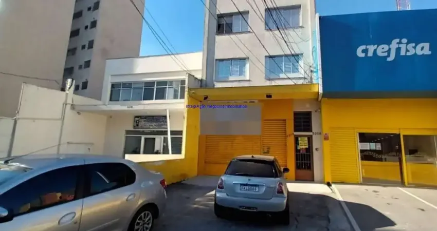 Loja 200m², 02 banheiros e 02 vagas de garagem.  Excelente localização entre as ruas Aurélia, Cerro Cora e Pedroso Soares de Almeida