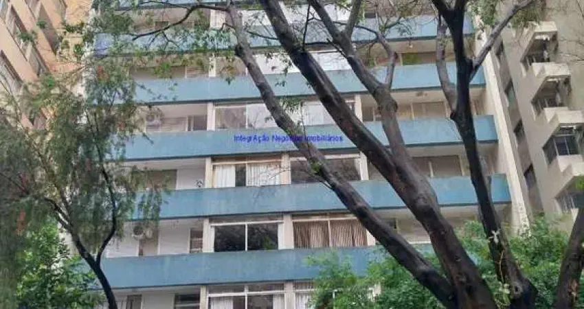 Condomínio com portaria, jardim, e área aberta para sol e passeio com pet.  excelente localização á 9 minutos andando para a estação do metrô