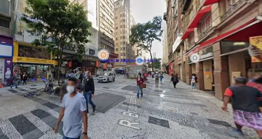 Loja 529,86 m² e 02 banheiros. excelente localização á 5 minutos andando para a estação do metrô republica; entre as ruas nova barão, sete de abril