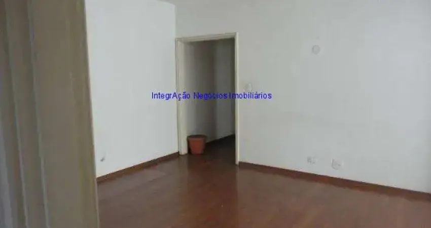 Casa sobrado 700m² de terreno, 600m² construída, 20m² de frente, 06 quartos (02 suítes), 04 salas, 05 banheiros e 04 vagas.  excelente localização