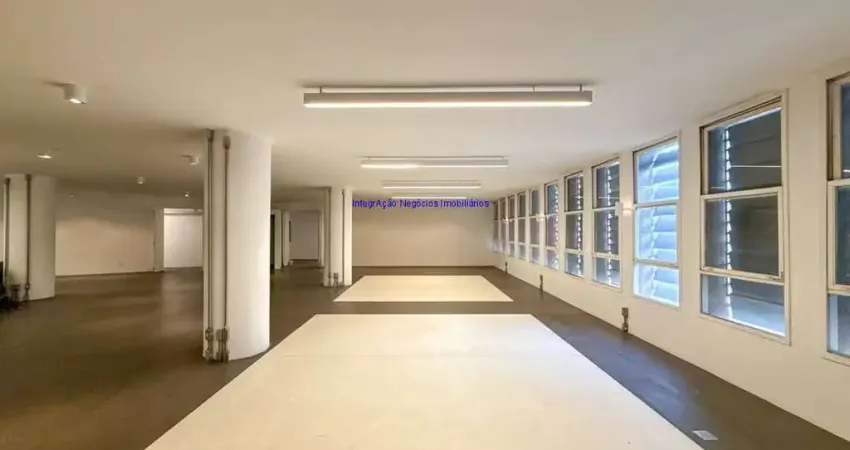 Conjunto comercial 331m² e 04 banheiros.  condomínio com recepção e segurança.  excelente localização entre á 4 minutos andando para a estação