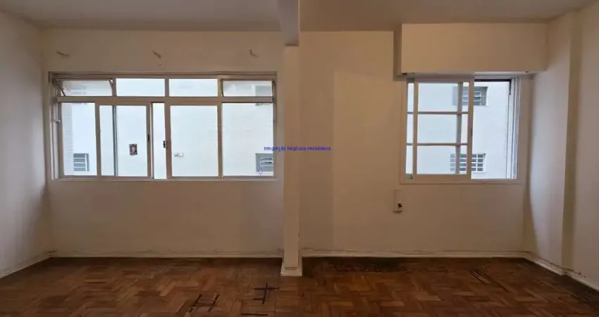 Apartamento 100m², 02 dormitórios (sendo 01 suíte), 02 banheiros e 01 vaga de garagem.  condomínio com portaria e segurança.  excelente localização