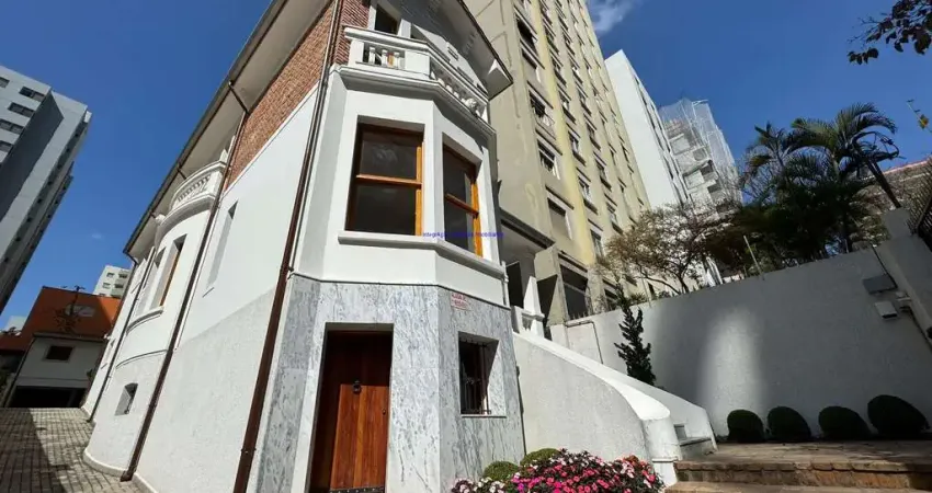 Casa comercial 500m², 16 salas, 04 banheiros e 25 vagas de garagem.  excelente localização entre as ruas peixoto gomide, barata ribeiro