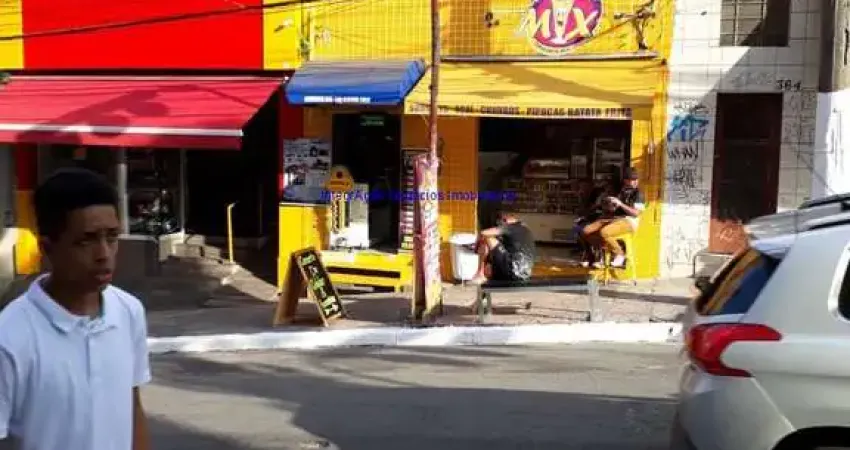 Prédio 415m², 05 pavimentos, 22 quartos, 09 banheiros, 01loja de rua e 03 box no corredor.  excelente localização entre as ruas barão de santo ângelo,