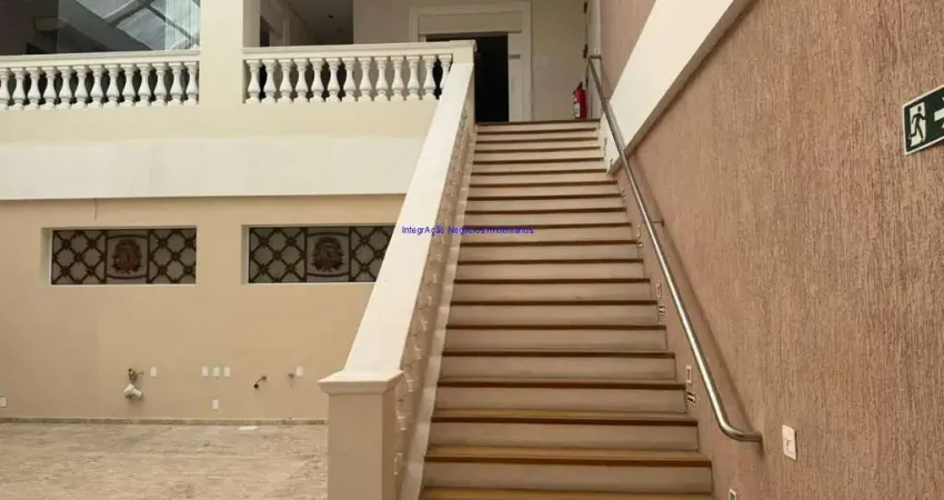 Casa comercial 1.200m², 05 salas e 05 banheiros. excelente localização entre as ruas jaques felix, professor filadelfo azevedo e domingos leme.