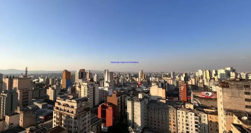 Excelente localização á 5 minutos andando para a estação do metrô república e à 10 minutos andando para a estação do metrô santa cecilia;