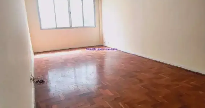 Apartamento 130m², 03 dormitórios amplos repletos de armários (sendo 01 suíte grande), 02 banheiros, 01 vaga de garagem, 01lavanderia bem ampla