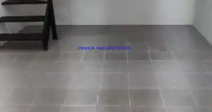 Condomínio com recepção e portaria. excelente localização á 3 minutos andando para a estação do metrô faria lima; entre as ruas simão alvares,