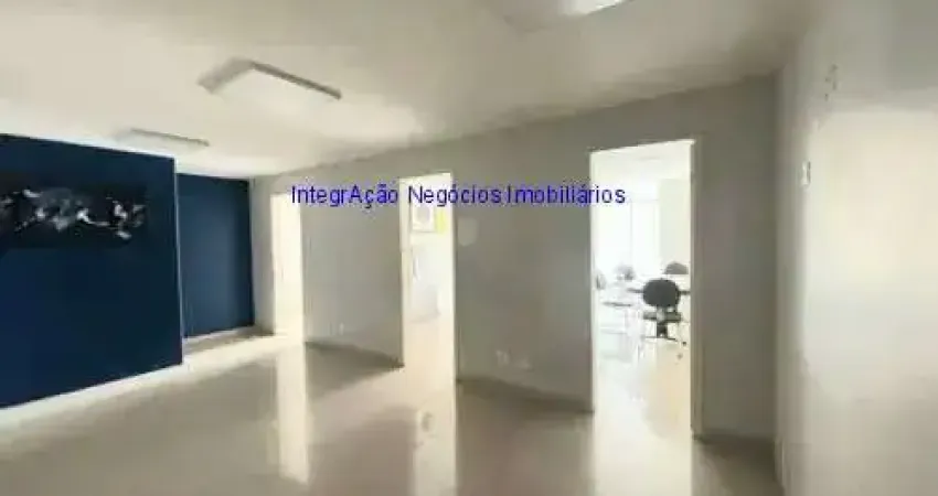 Condomínio com recepção e segurança. excelente localização á 35 segundos andando para a estação do metrô anhangabaú; próximo as ruas joão adolfo,