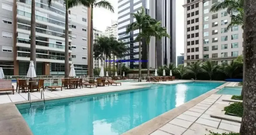 Condomínio com portaria, segurança 24hrs, piscina, academia, salão de festa, playground, espaço gourmet e jardim. Excelente localização