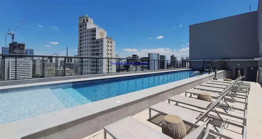 Condomínio com segurança, portaria, piscina, academia, churrasqueira, espaço gurmet e para festas, espaço verde e para pets. Excelente localização