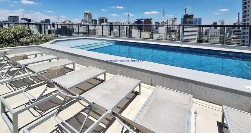 Condomínio com segurança, portaria, piscina, academia, churrasqueira, espaço gurmet e para festas, espaço verde e para pets. Excelente localização