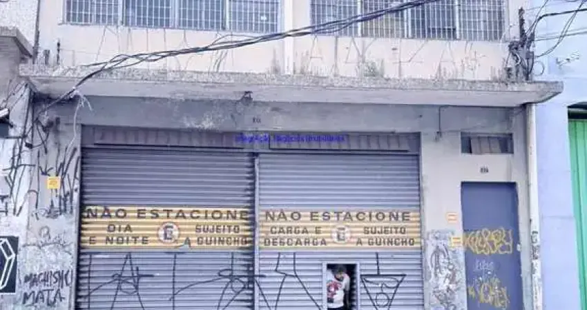 Galpão 1.770m² construída e 900m² terreno com Pavimento térreo e Pavimento superior. Excelente localização, à 4 minutos andando para a Estação