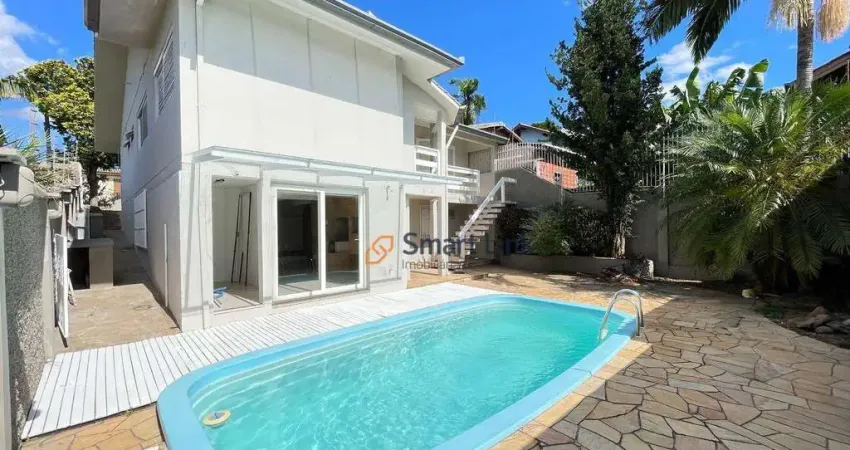 Casa com 3 dormitórios à venda, 206 m² por R$ 650.000,00 - Petrópolis - Novo Hamburgo/RS