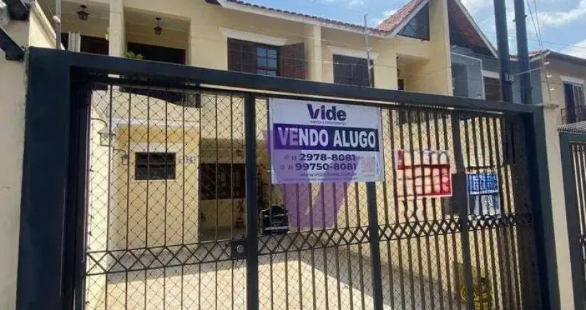 Sofisticação e conforto: sobrado impecável - 3 dorms, suíte, churrasqueira e sótão!