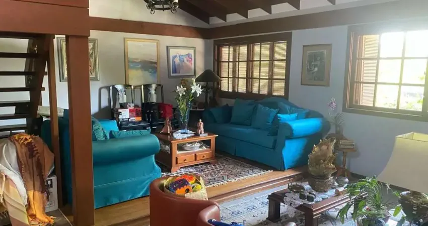 Casa com 5 quartos à venda na Rua Comendador Creidy, 125, Chácara das Pedras, Porto Alegre