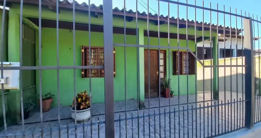 Casa com 2 quartos à venda na Rua Plauto Azambuja, 225, Maringá, Alvorada