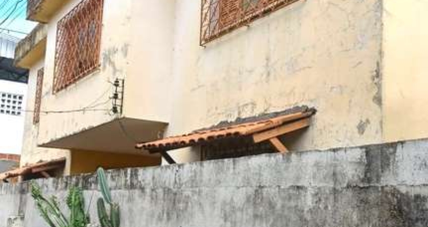CASA DE 2 PAVIMENTOS EM VILA FECHADA! ÁREA TOTAL DE 117M² NASCENTE.